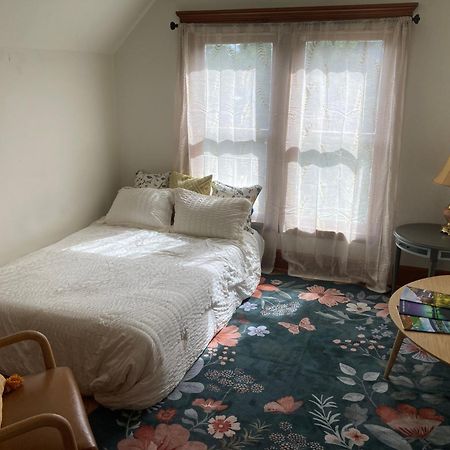Victorian Guest Getaway-20Mins To Glacier National Park-10Mins To Airport! โคลัมเบียฟอลส์ ภายนอก รูปภาพ